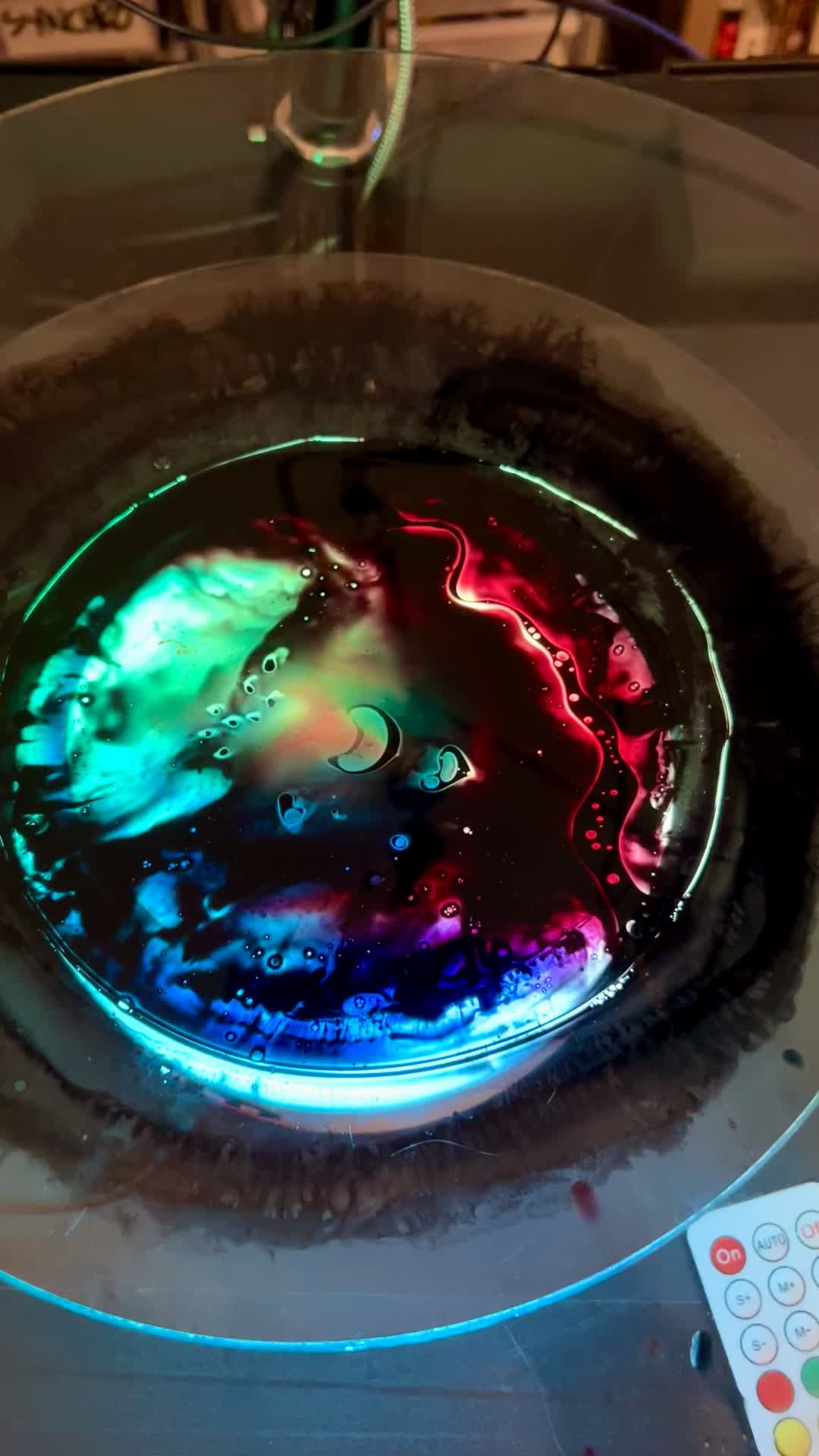 @Liquid&ensp;Light&ensp;Lab