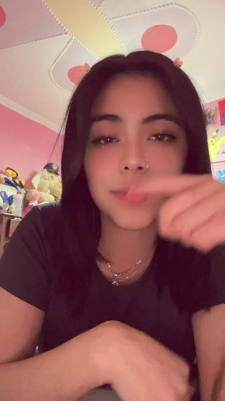 @👧🏽🫧✨