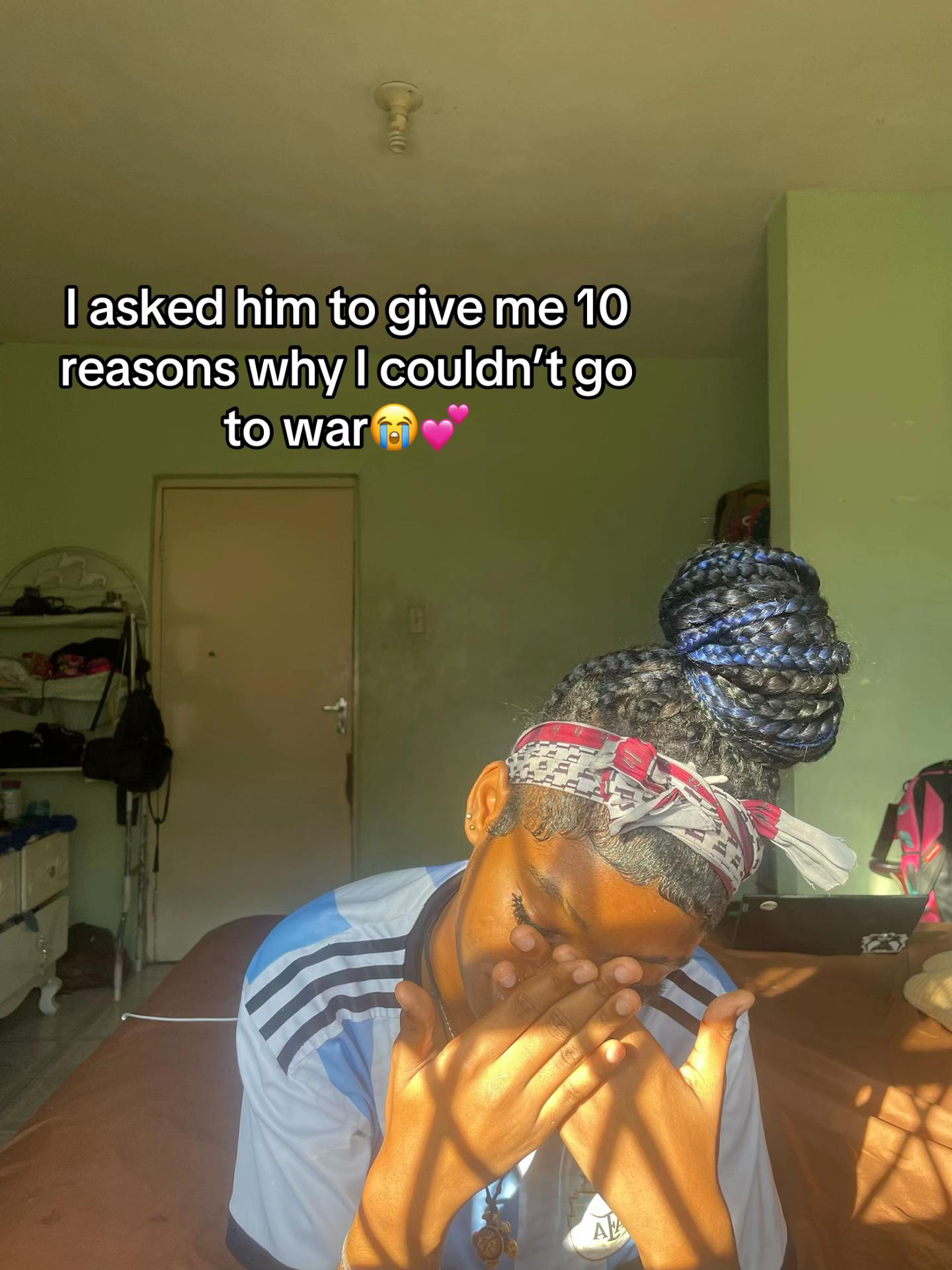 @T😻.
