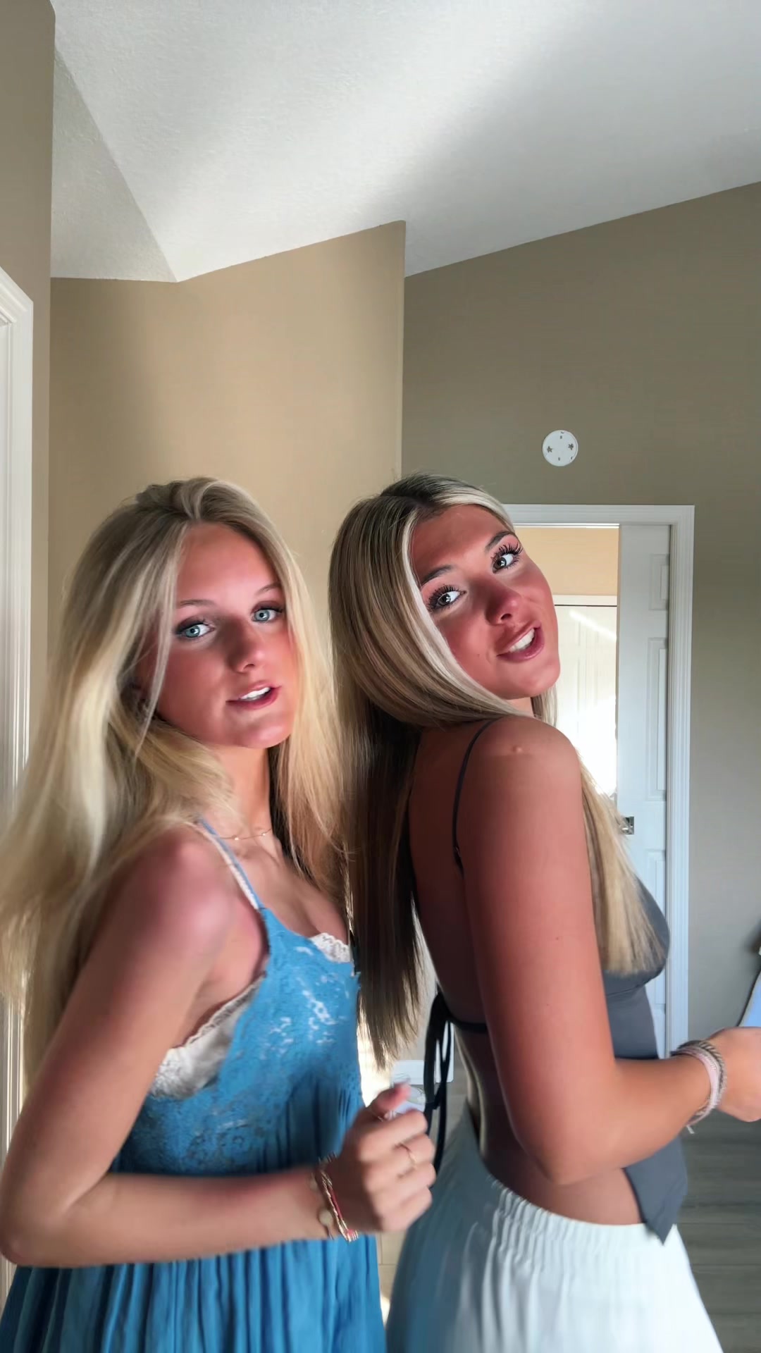 @emwebb_