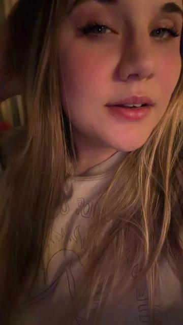 @Sabrina🌻🖤