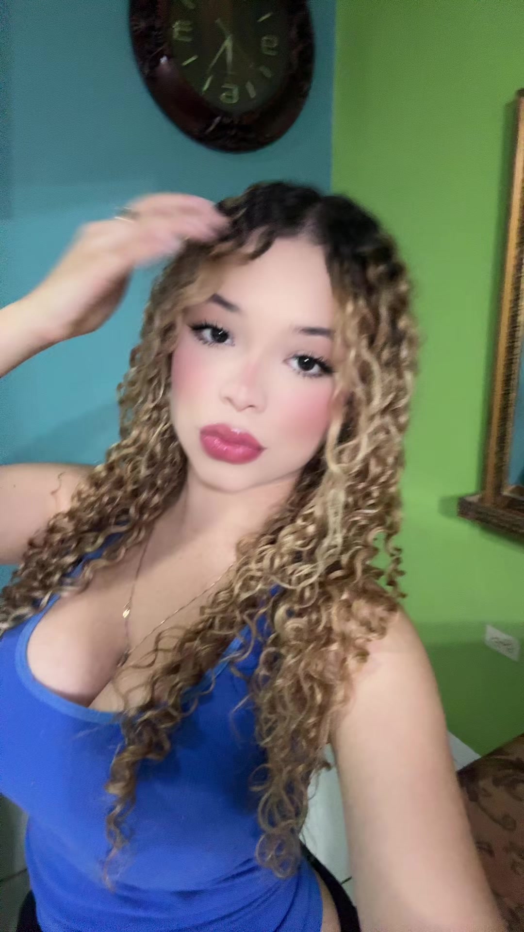 @Ana Munguia