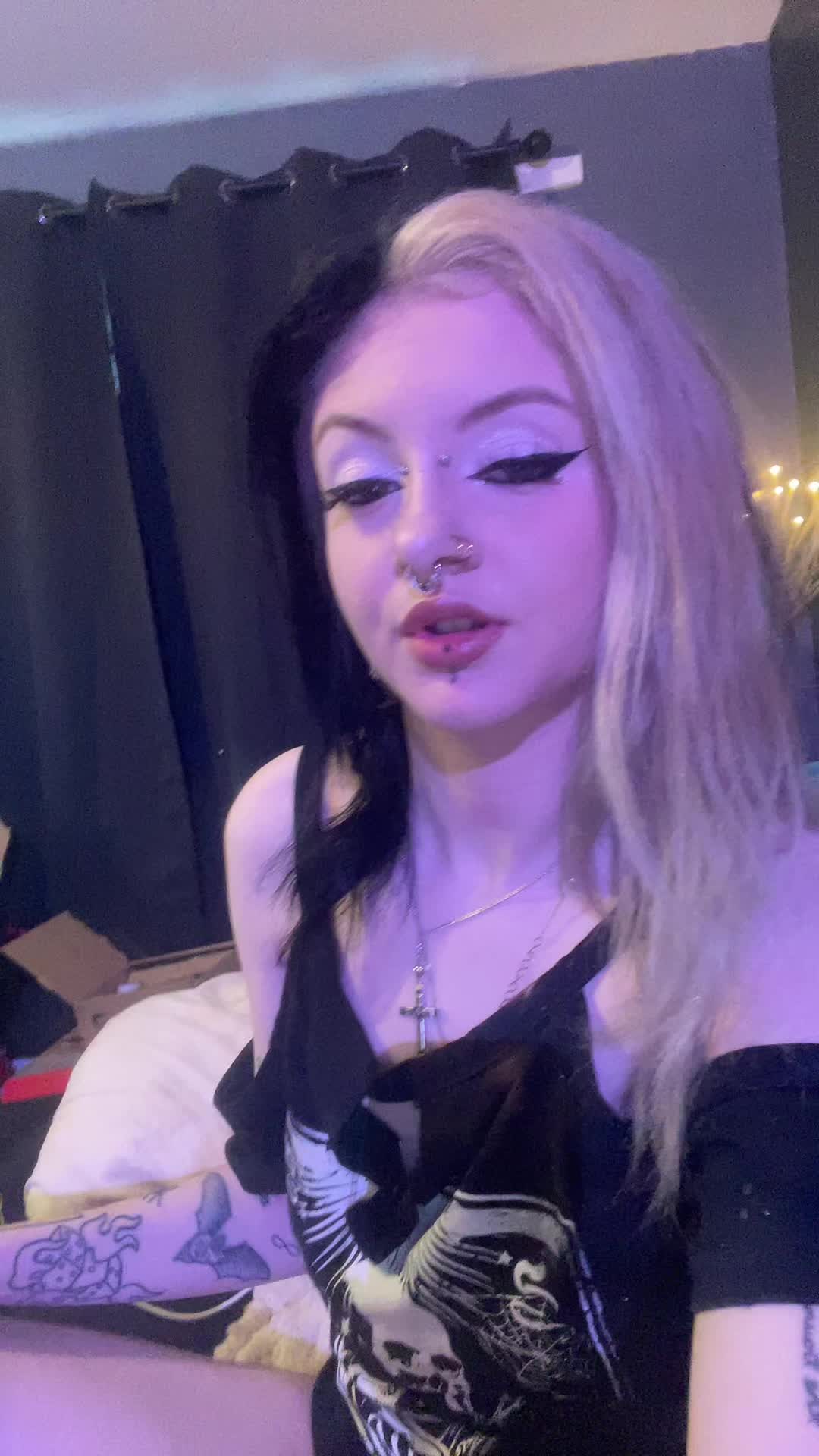 @skye🥀