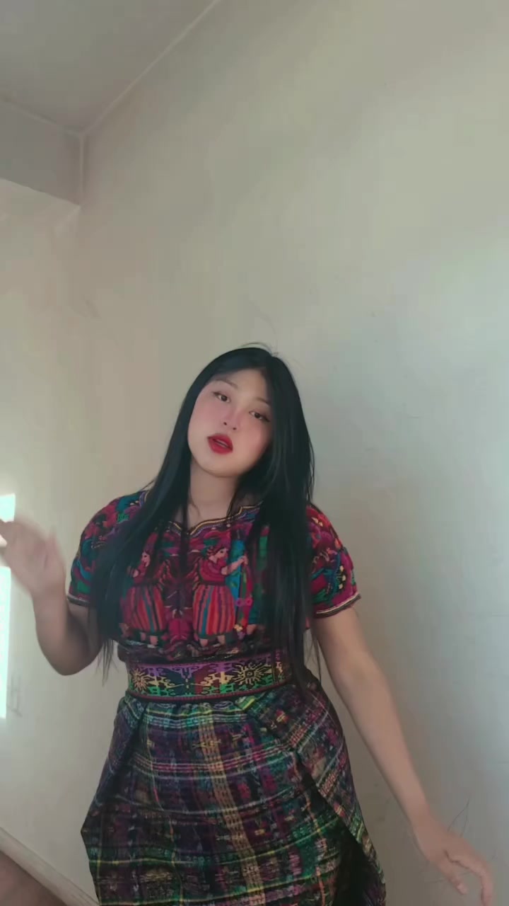 @anaivail
