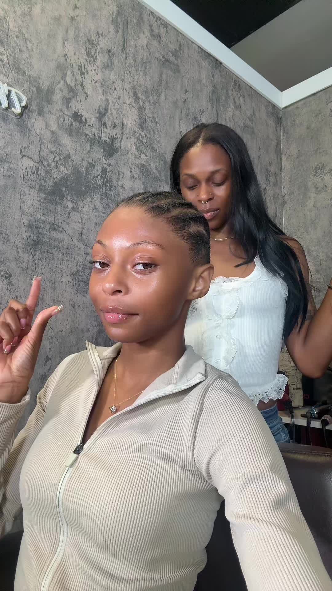 @Niya Riona