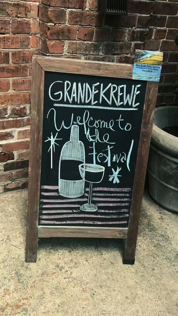 @nola_wineaux