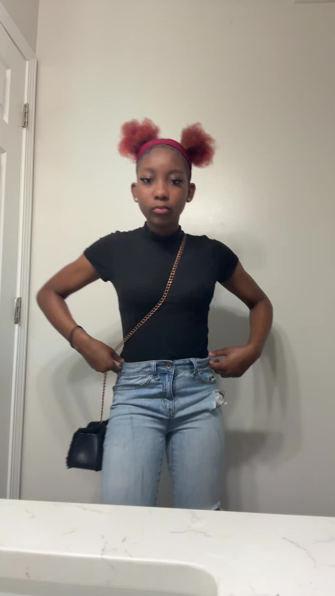 @Prettygirllexi1