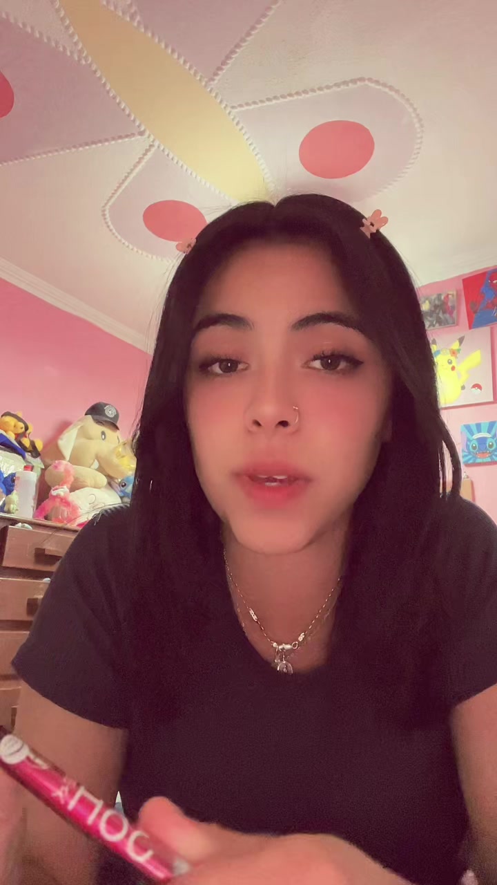 @👧🏽🫧✨