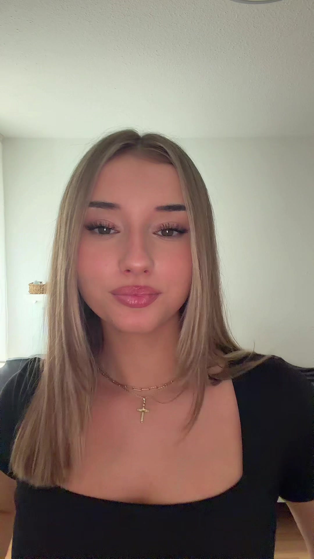 @emi04ly