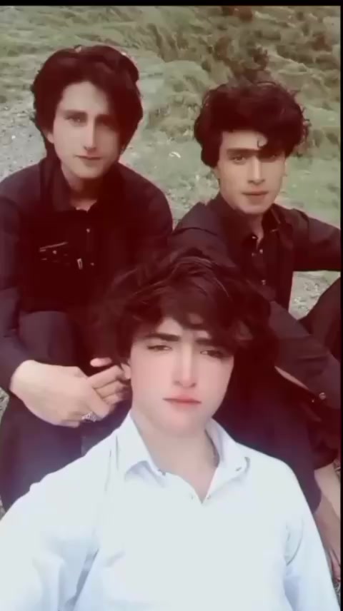 @M<(♥️)>R
