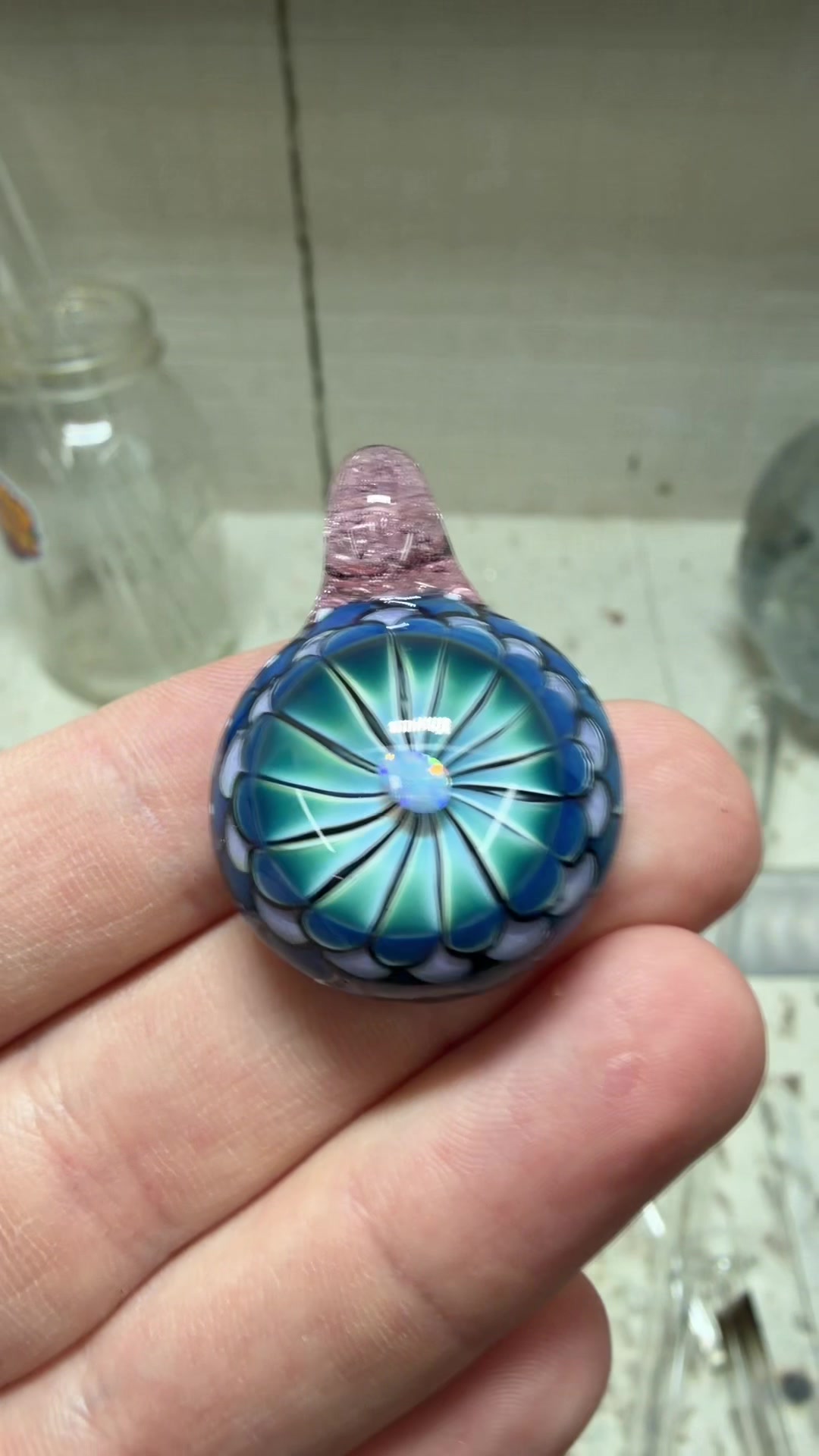 @Avenue_Glass