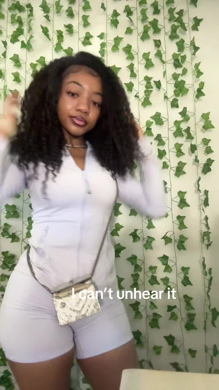 @⃟