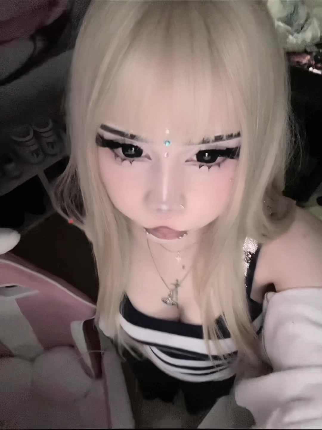@miumiu25485