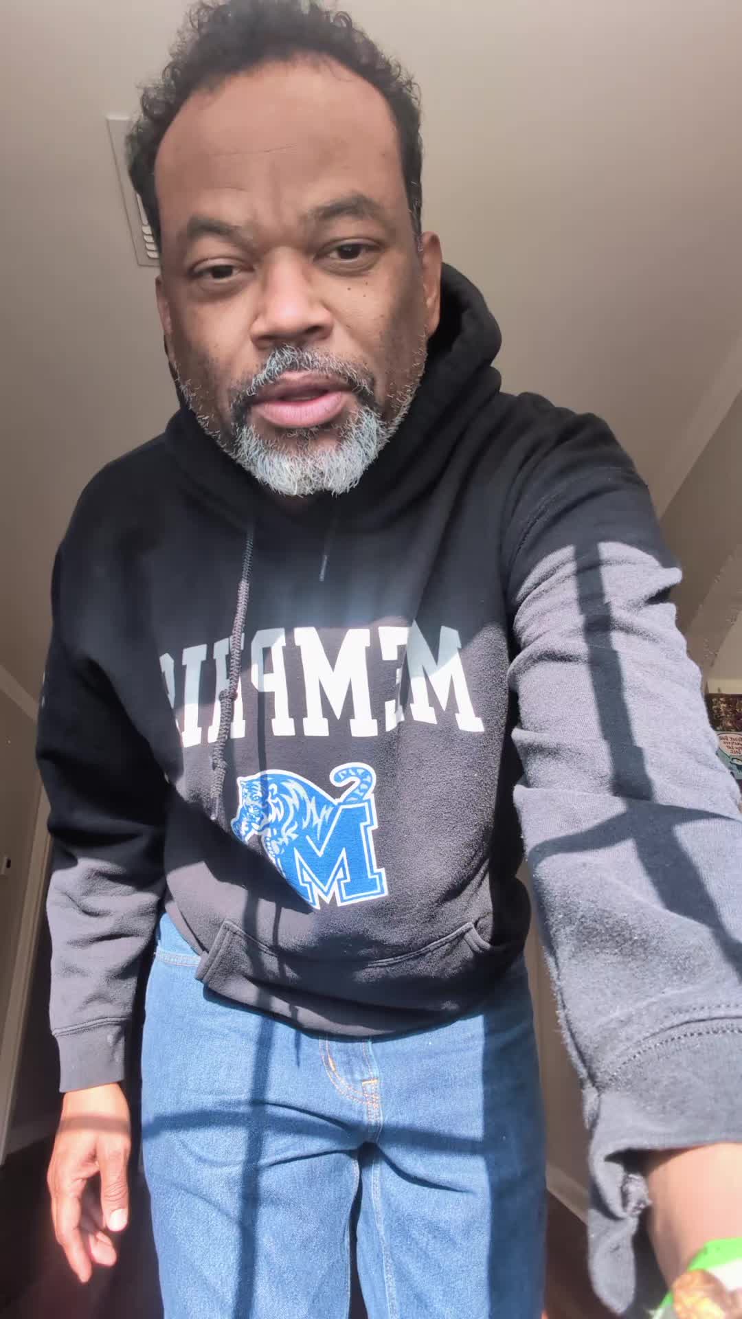 @Jowahorncomedy