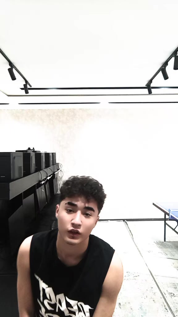 @Aliyorovich🚶🏻&zwj;♂️