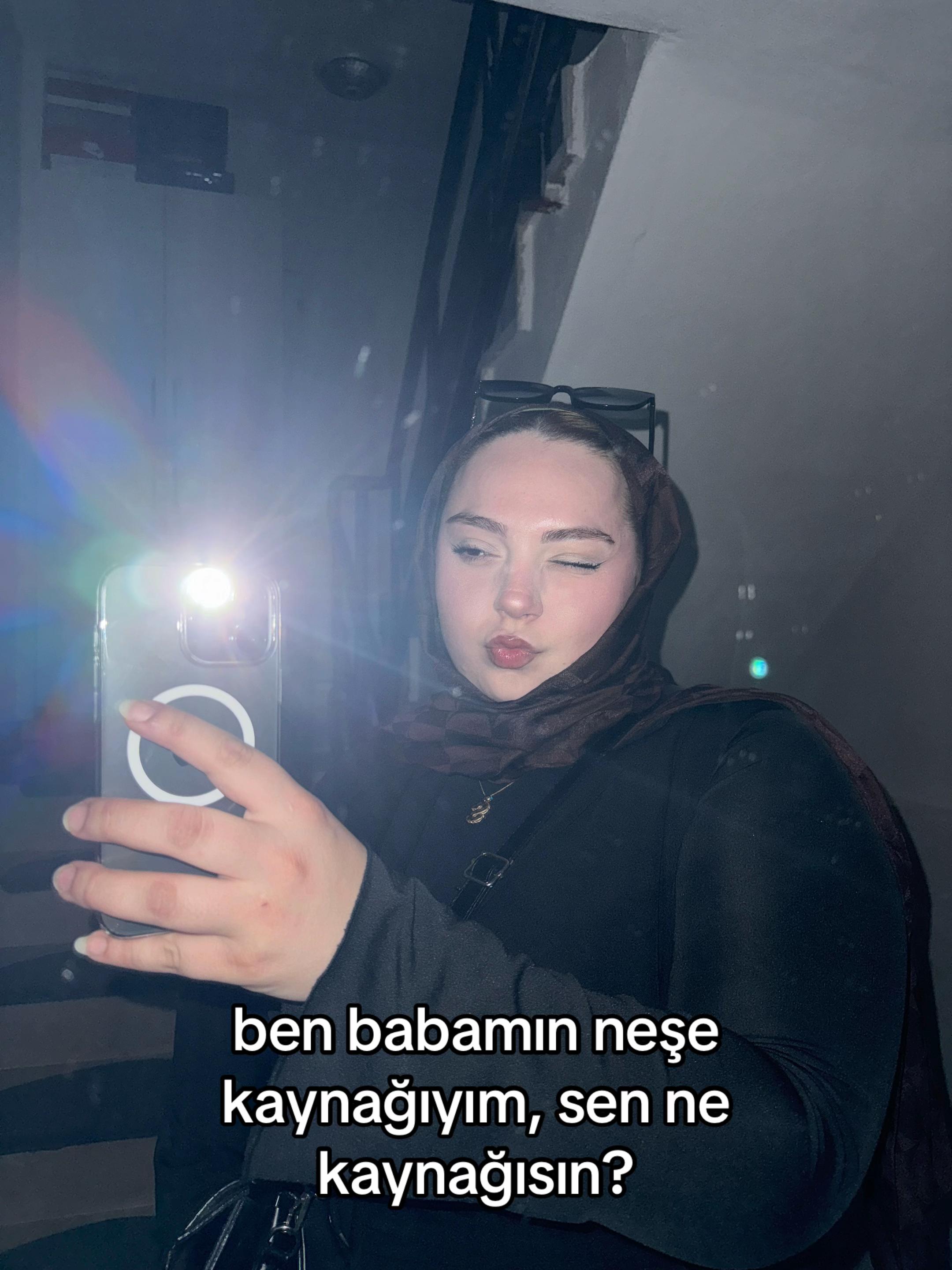 @sude