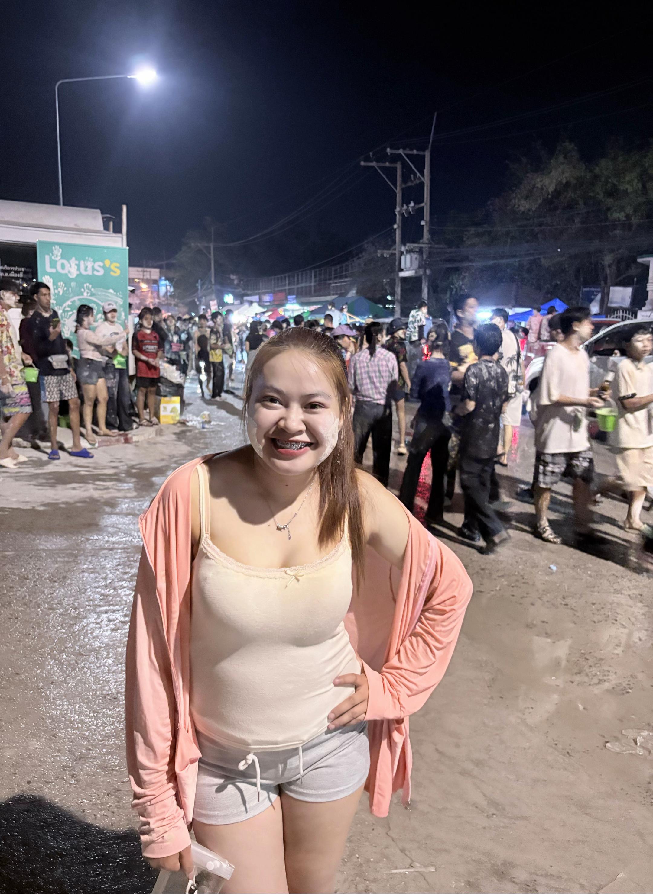 @พลอย