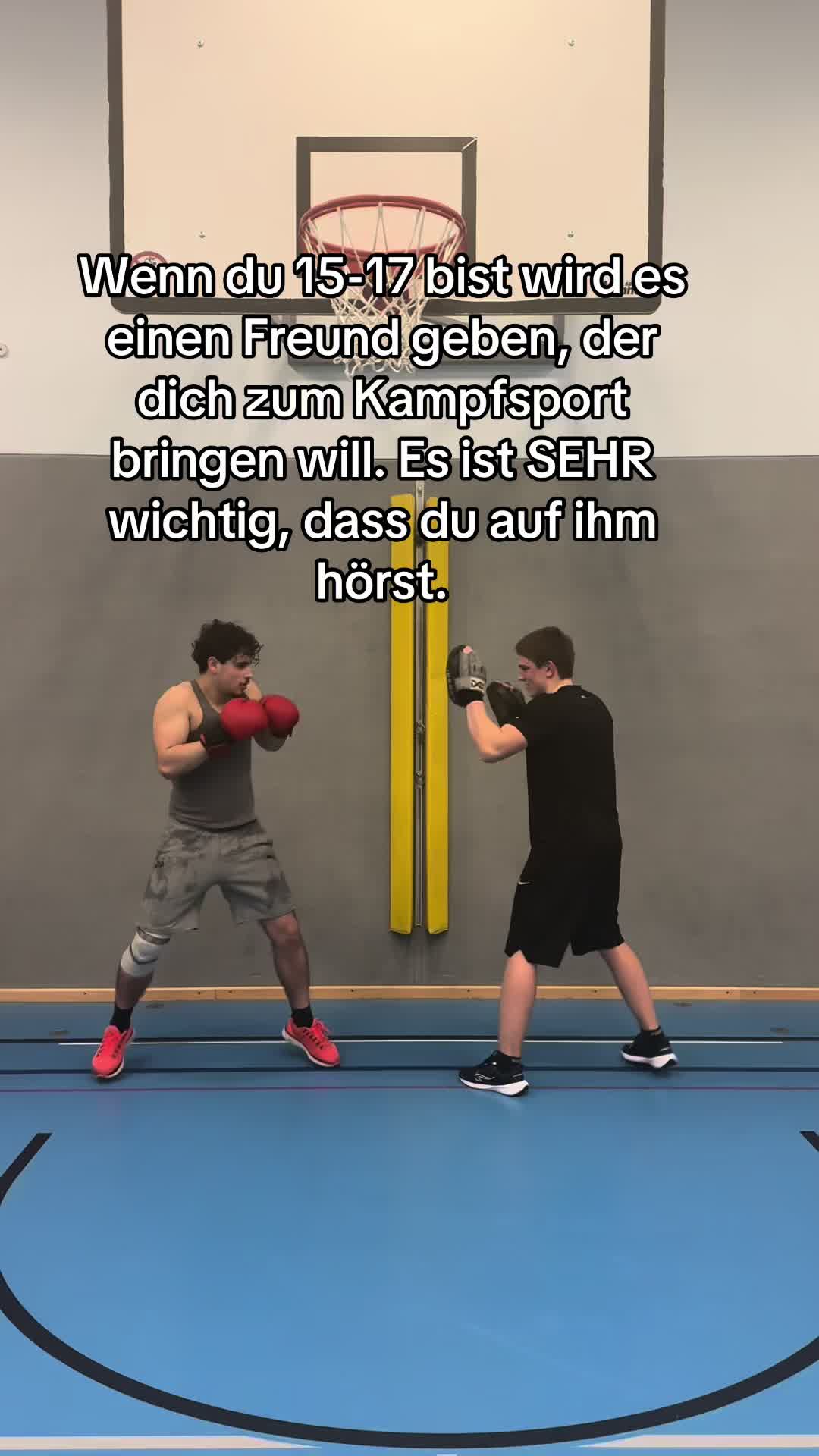 @(MO)