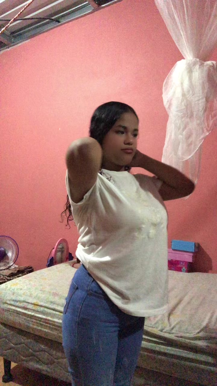 @Ela🦦
