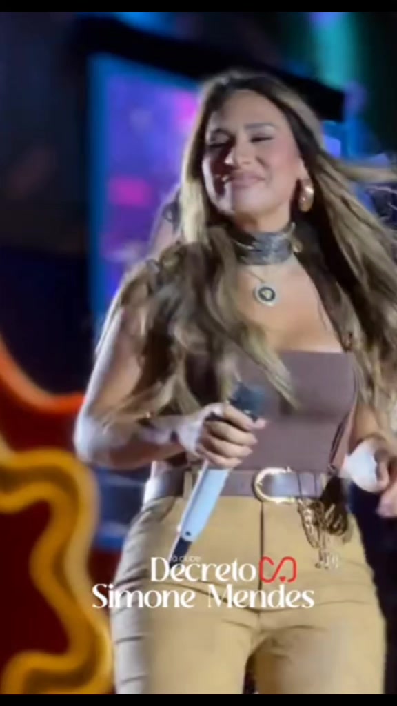 @Simone Mendes cantora