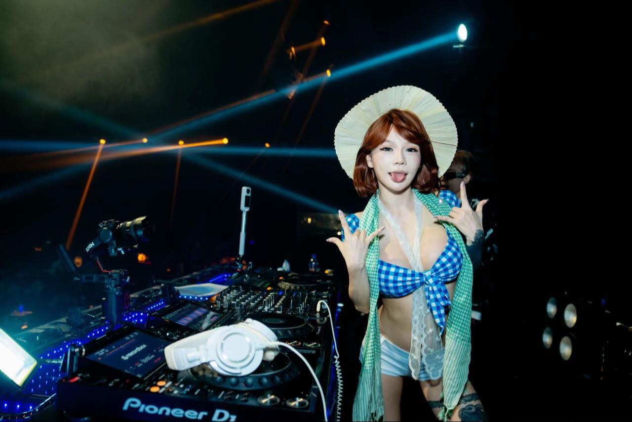 @EN.JOY.( MAX CLUB )