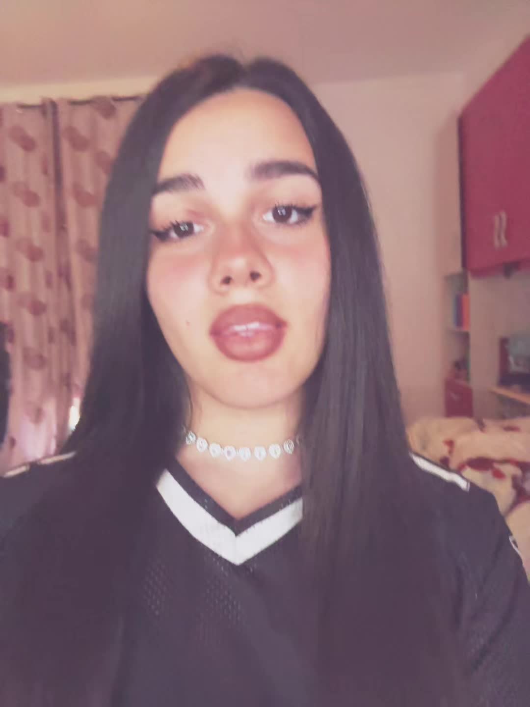 @nen&egrave;🍒