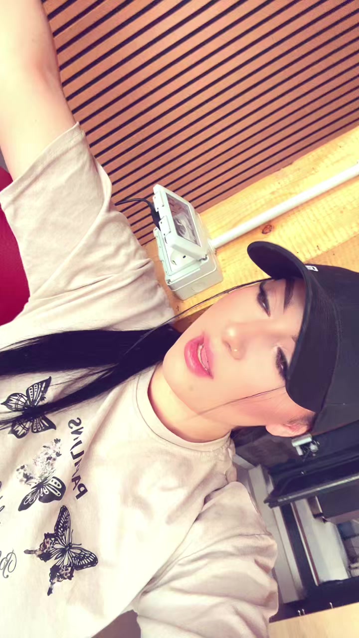@๐๐น๐๐ธโโ๐ธ โ๐โโ๐๐ป๐ผ๐ธโ๐