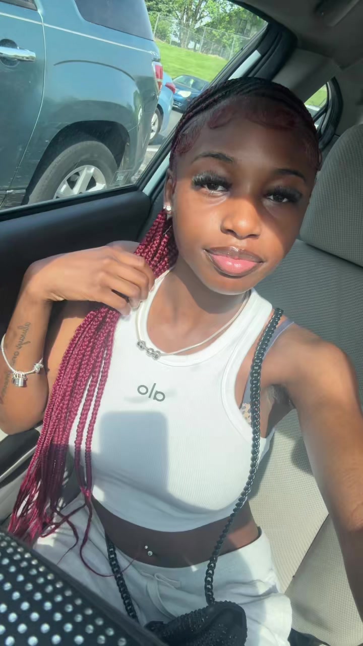 @Justagirlwithburgundyhair