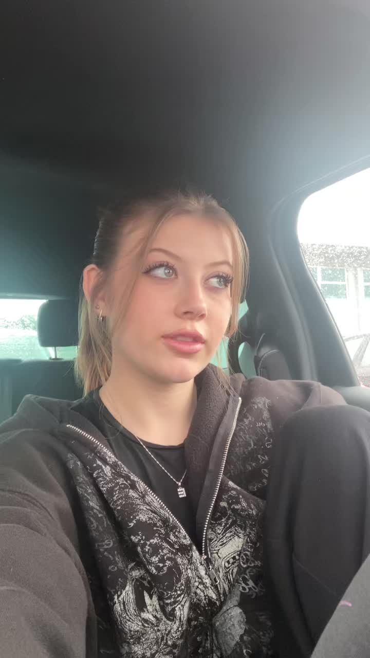 @Evie 🖤