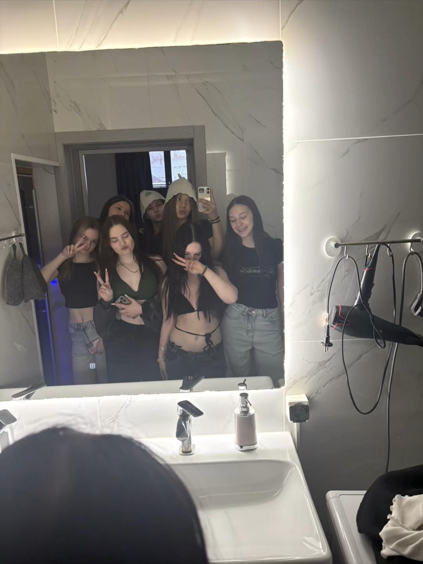 @бледная