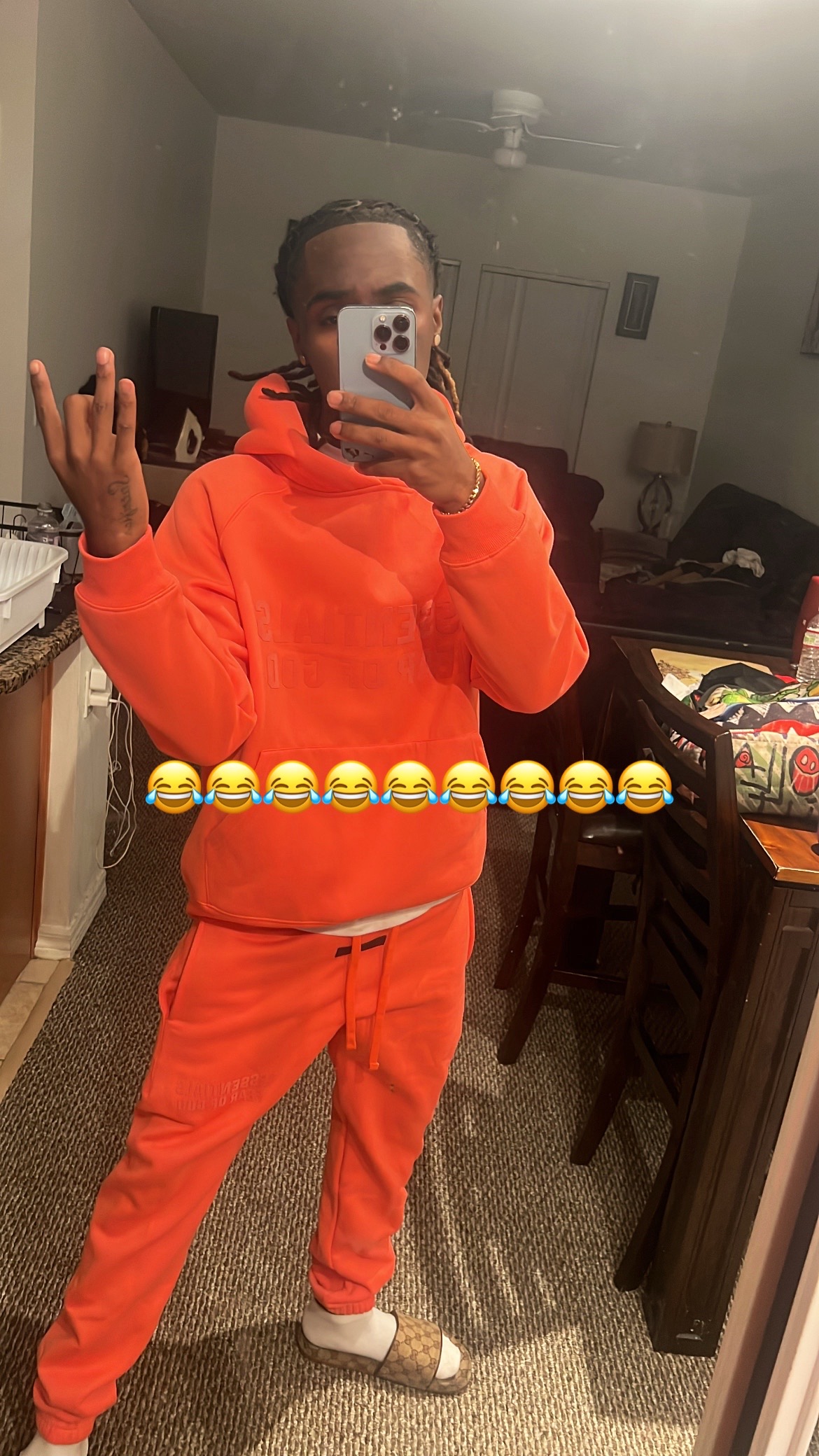 @zy