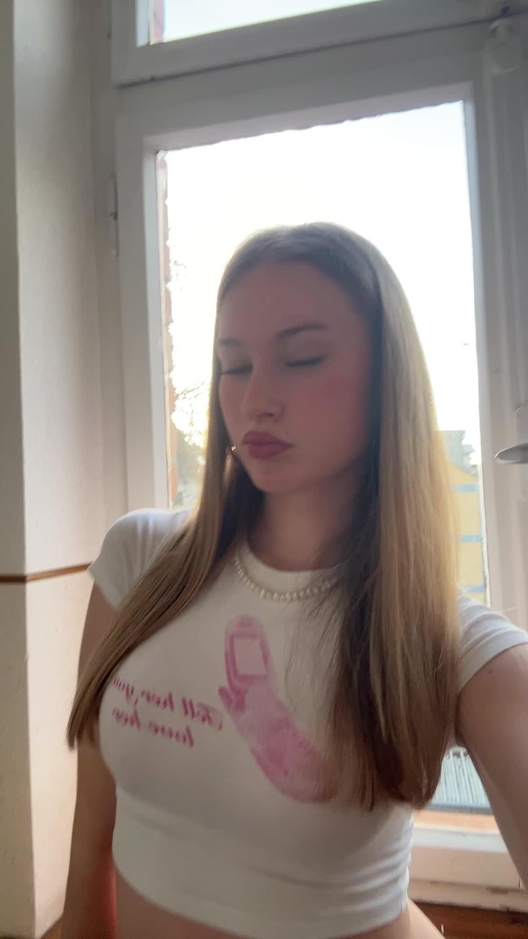 @Lily 🎀🪩