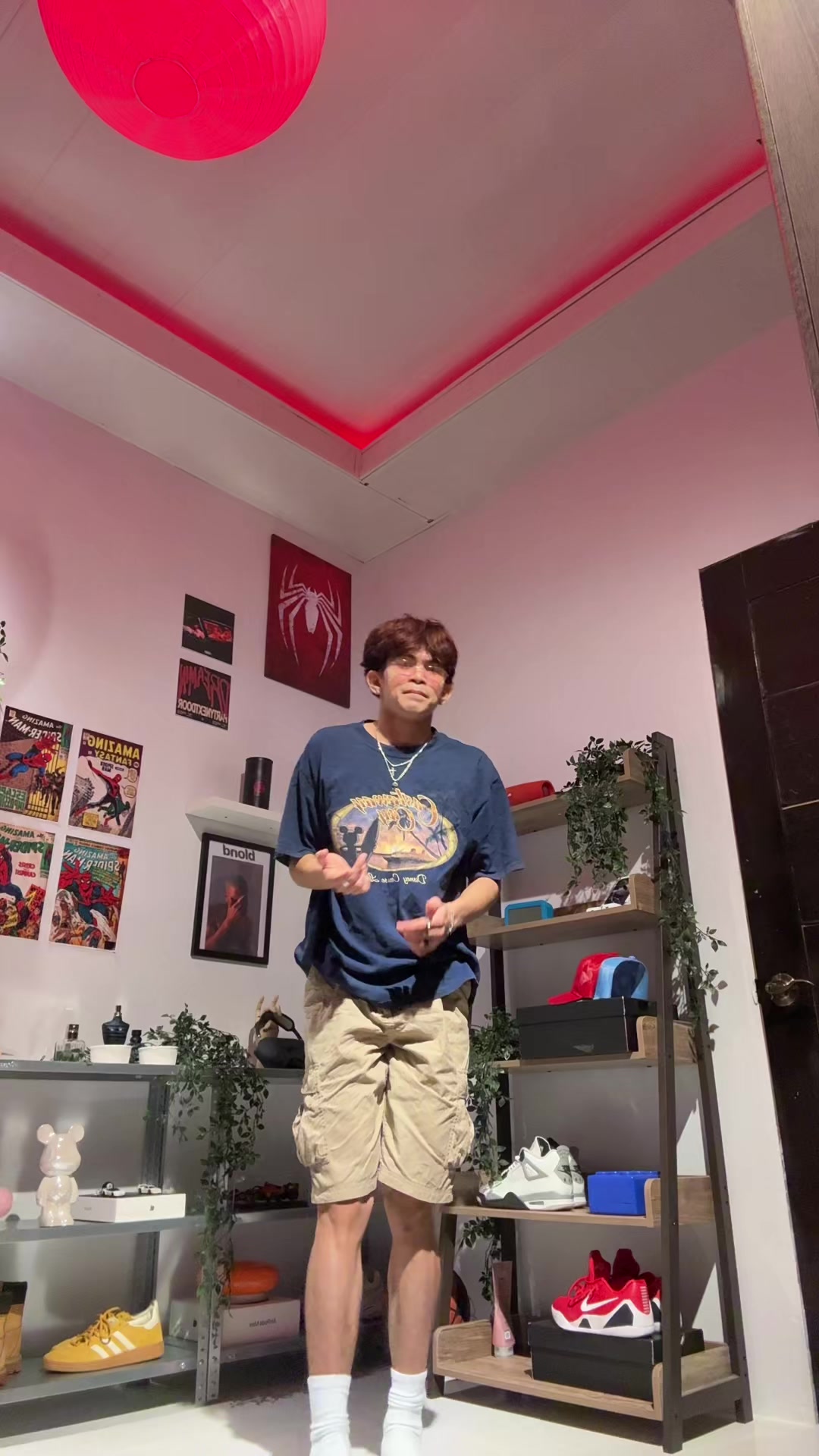 @Jo.