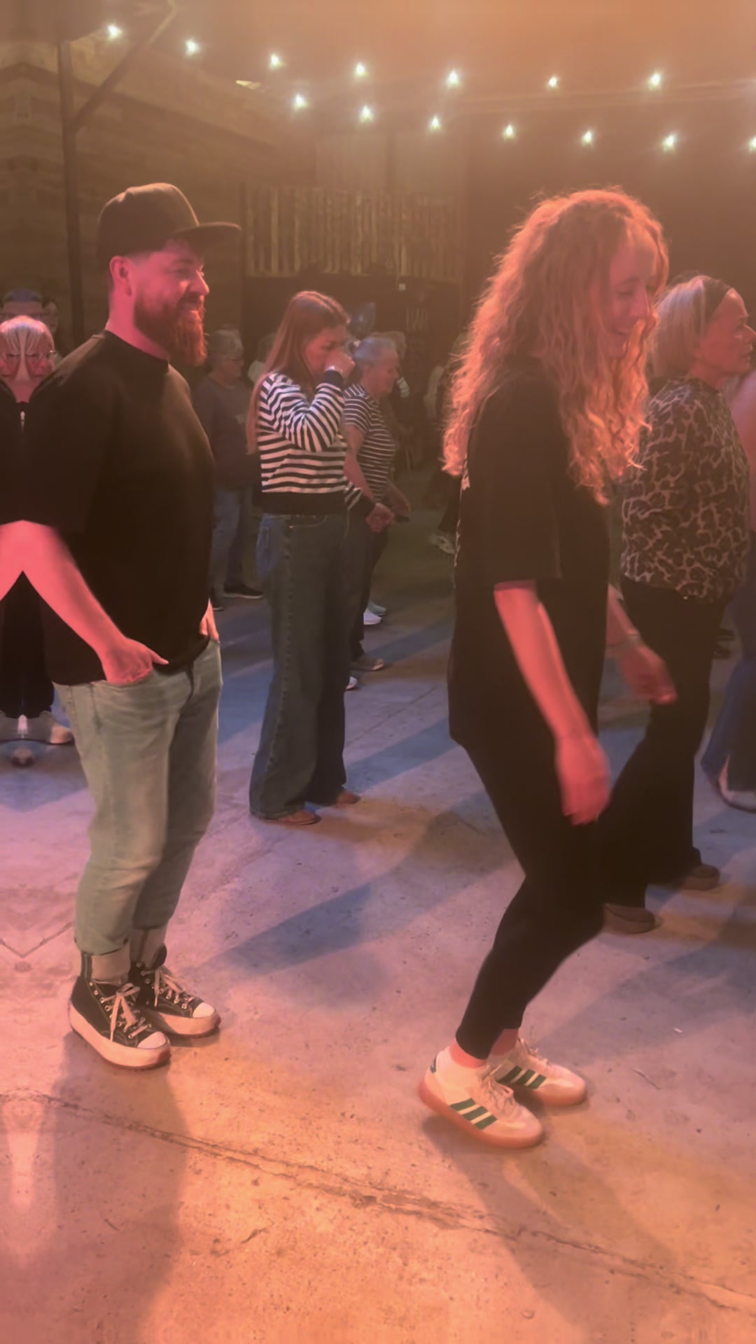 @foxyslinedancing