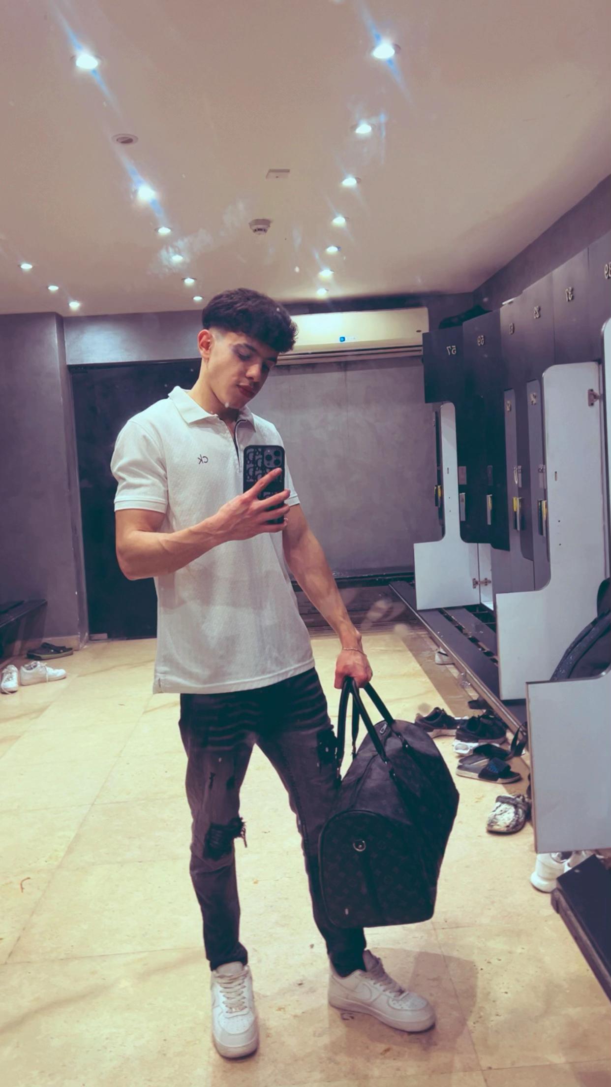 @𝒜𝒟ℐ𝒟𝒜𝒮☝🏻