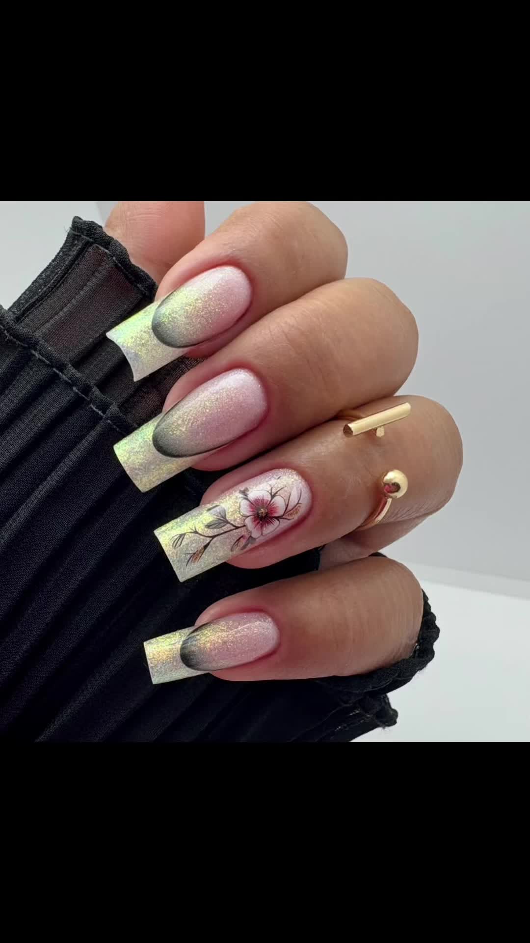 @nails_by_vivien_