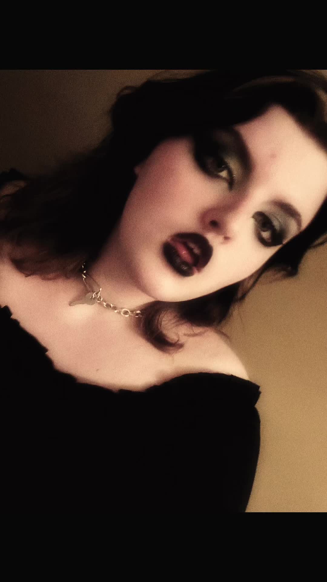 @Makeup_Show_Horror_Tell