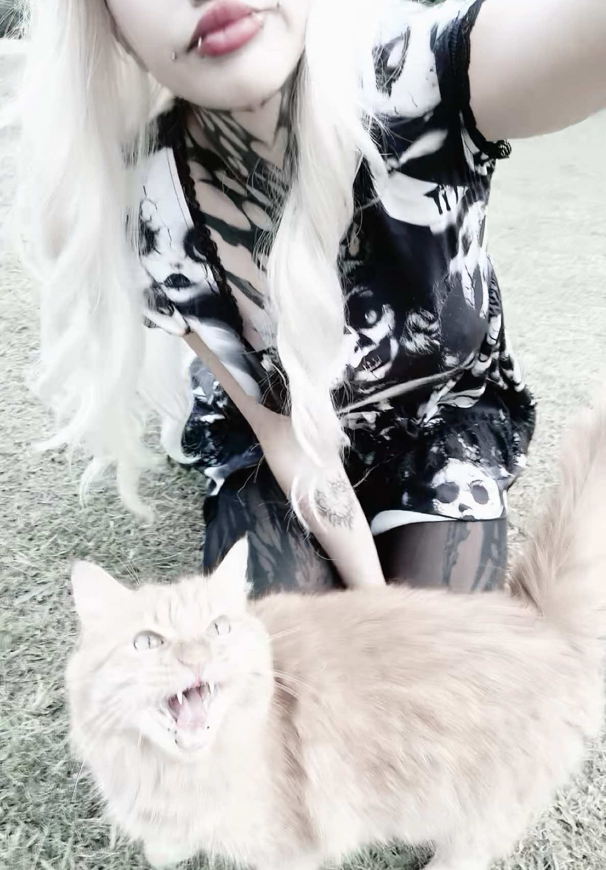 @goth_d0ll