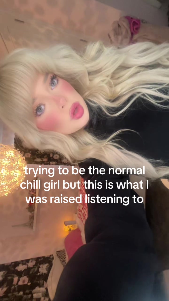 @🦨 ophie♡‧₊˚🦋