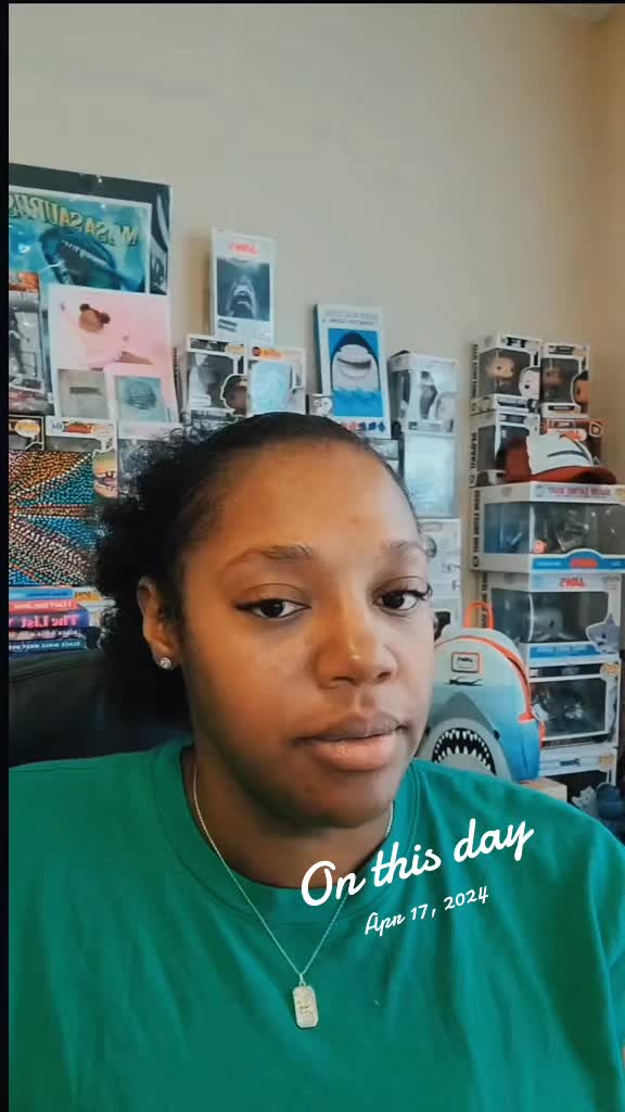 @MarquitaTheeLibrarian