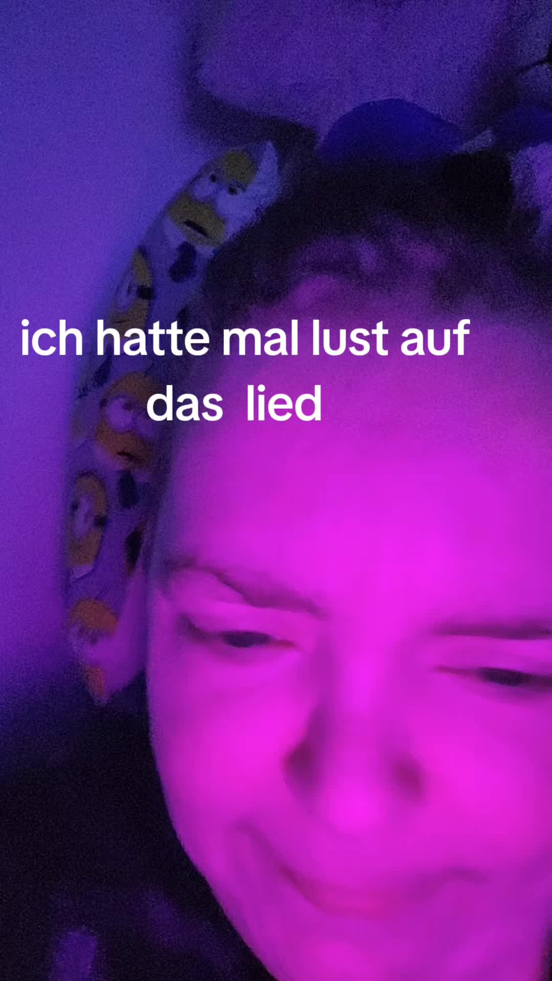 @Frau von sprechende Tomate