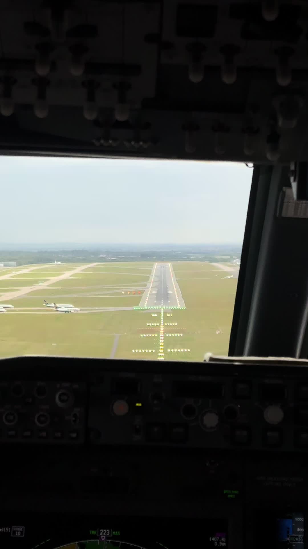 @millsmae✈️