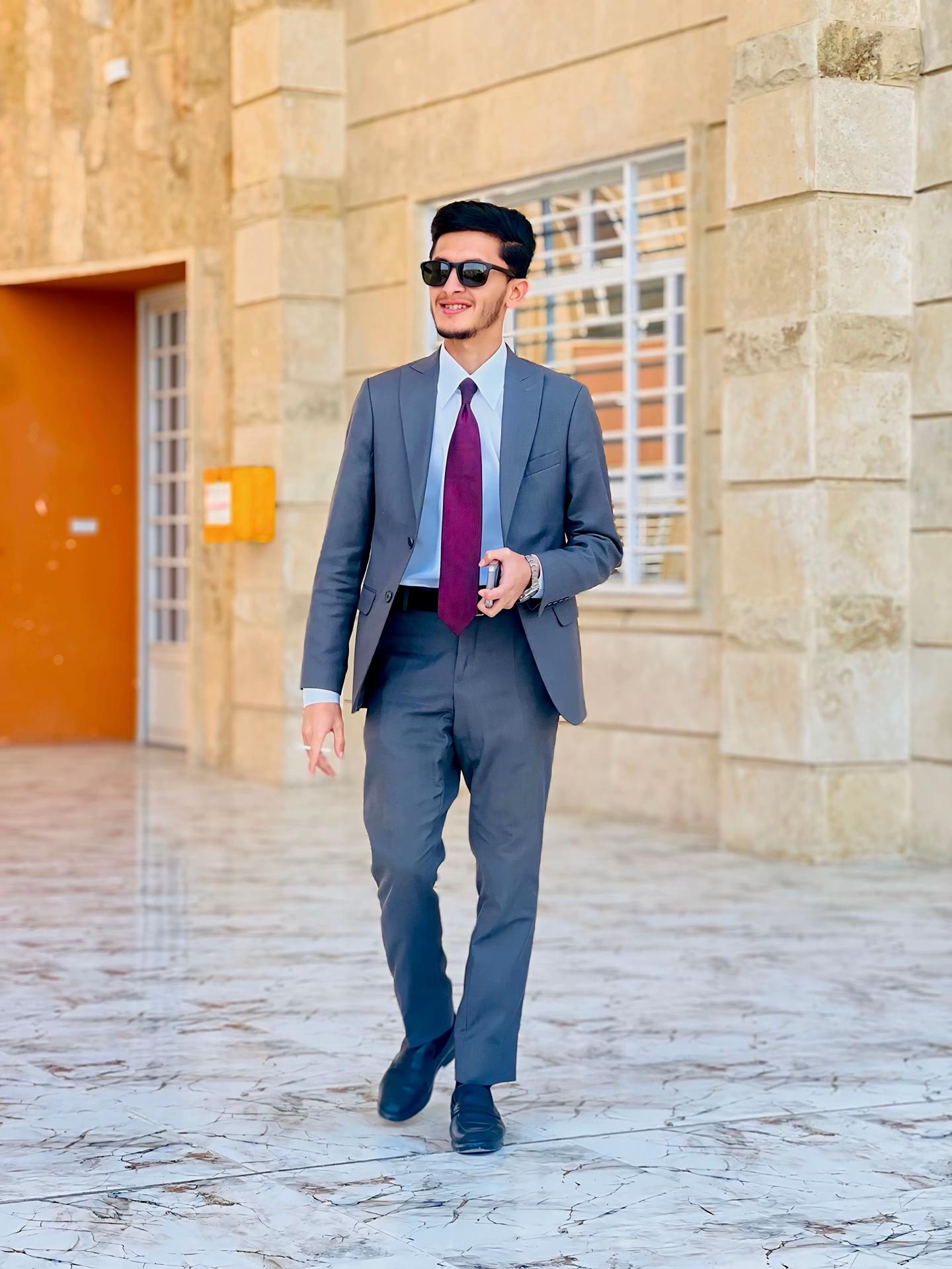 @احمد الظاهر الصخري