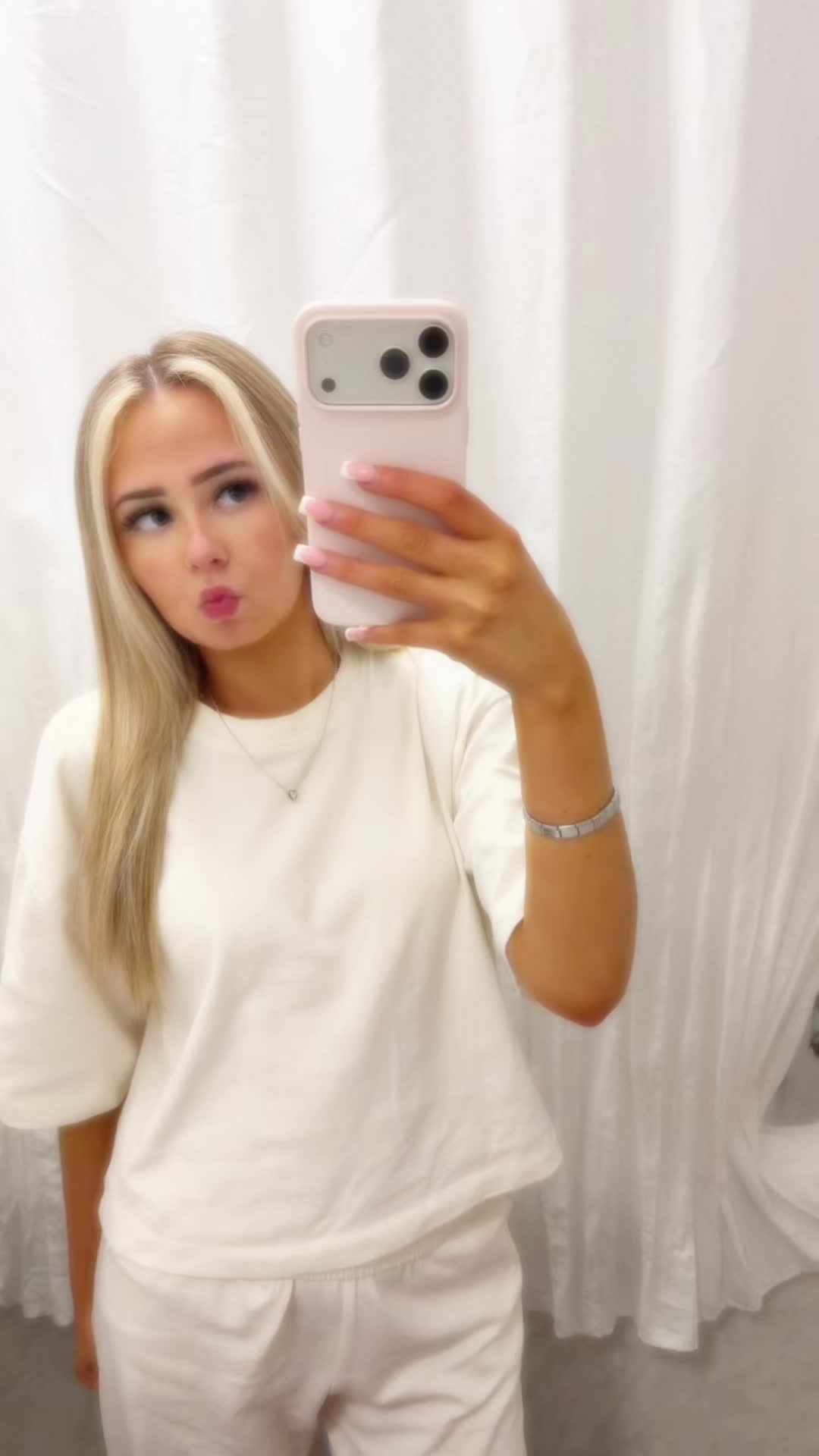 @𝐊🦢☁️🐚🥂
