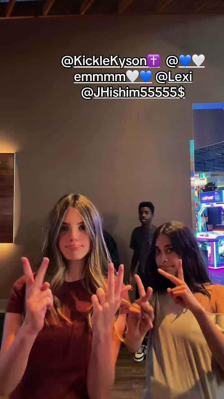 @ainsley kate🥹