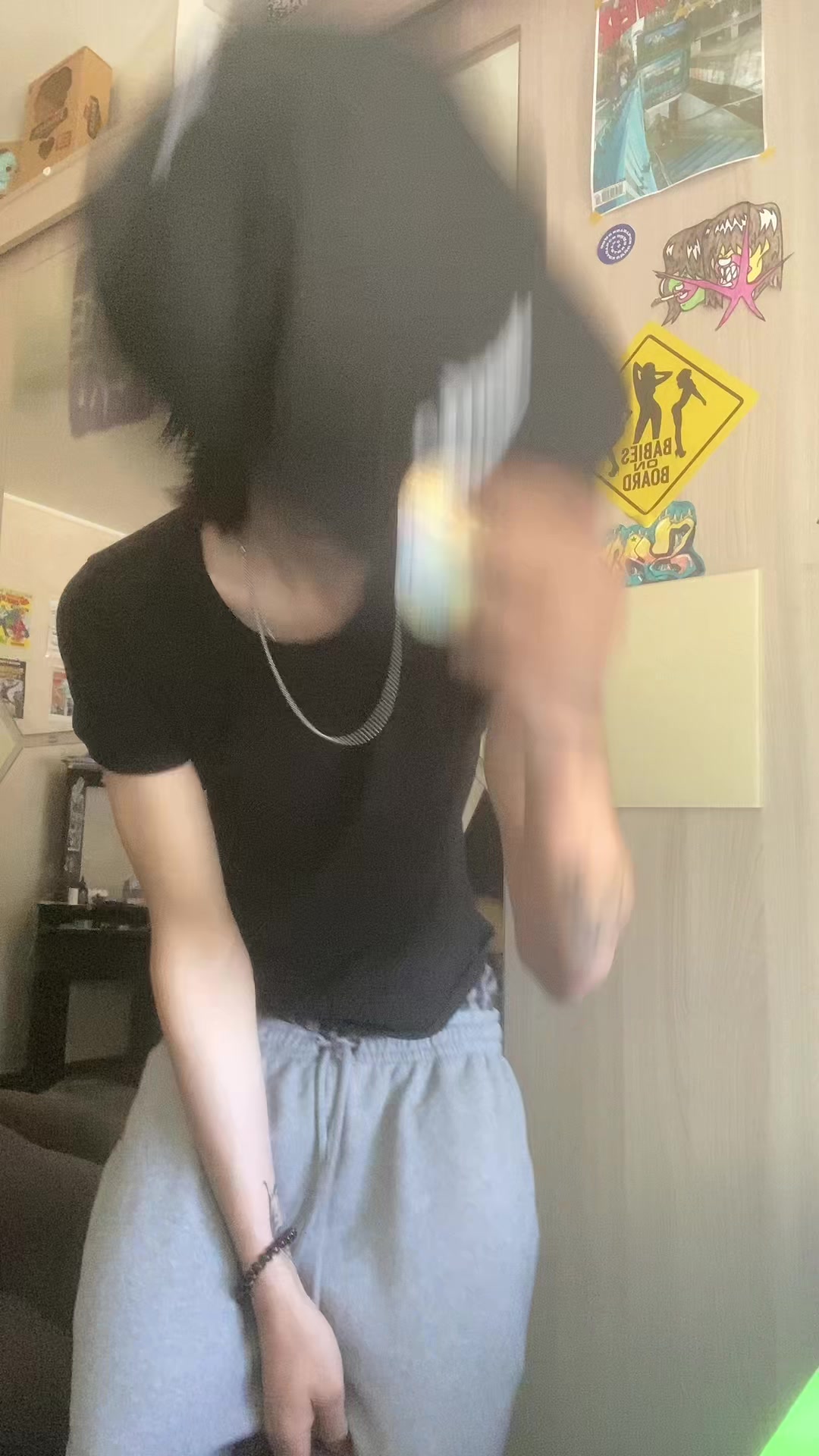 @1shitker