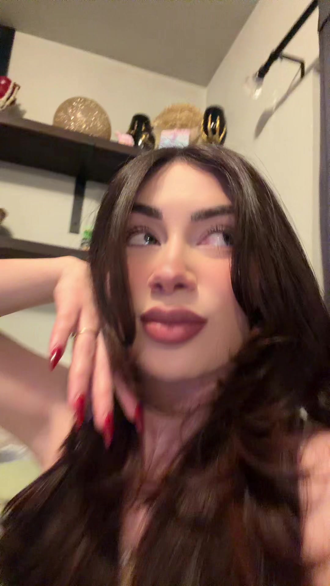 @Elenaisabel