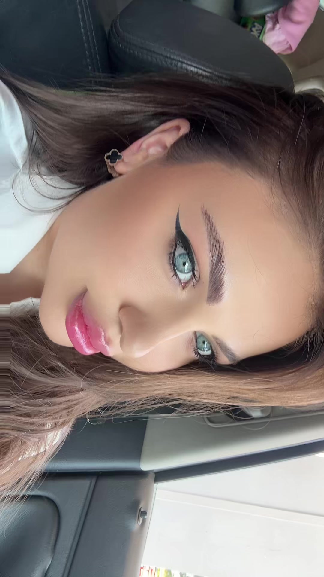 @Vika Makhova