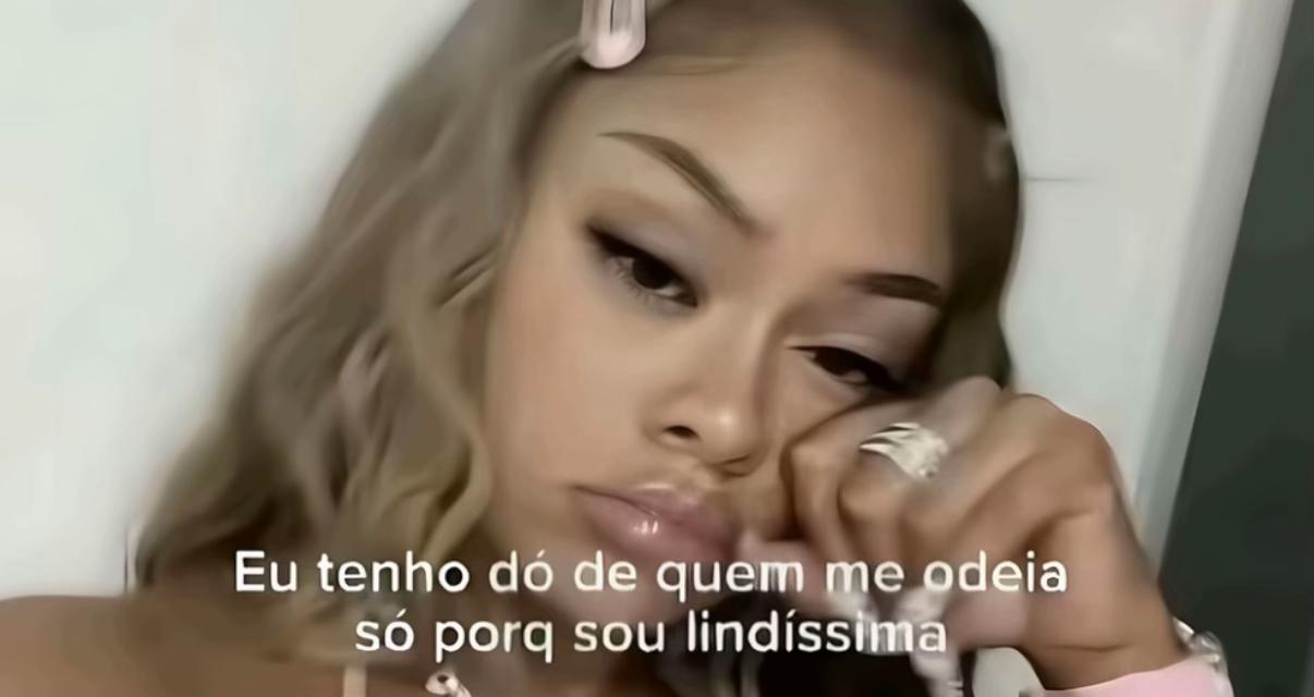 @_sabriinamacedo_
