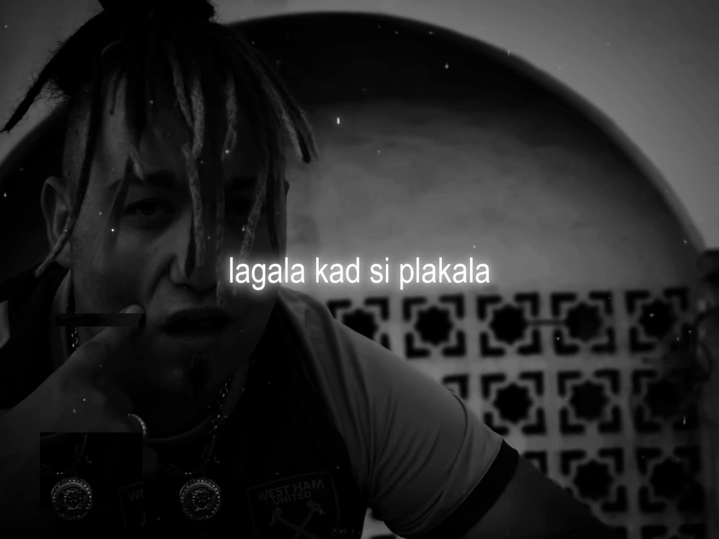 @⃟